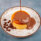 JAPANESE CHEESECAKE WITH SAUCE