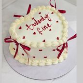 Red Ribbon Heart-Shaped 1 kg Vanilla Chocolate Mixed Flavor Cake