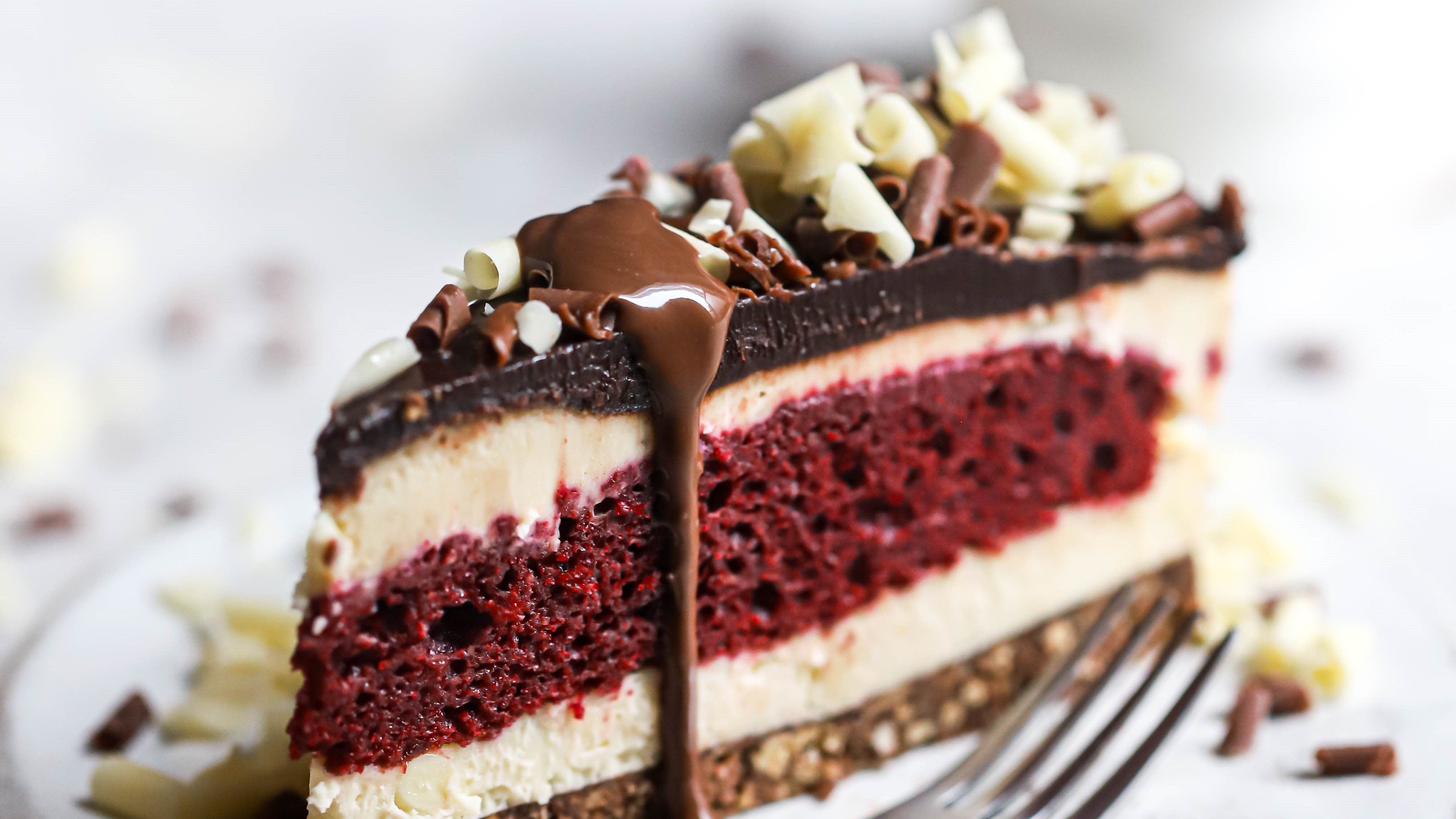 Red Velvet Cheesecake