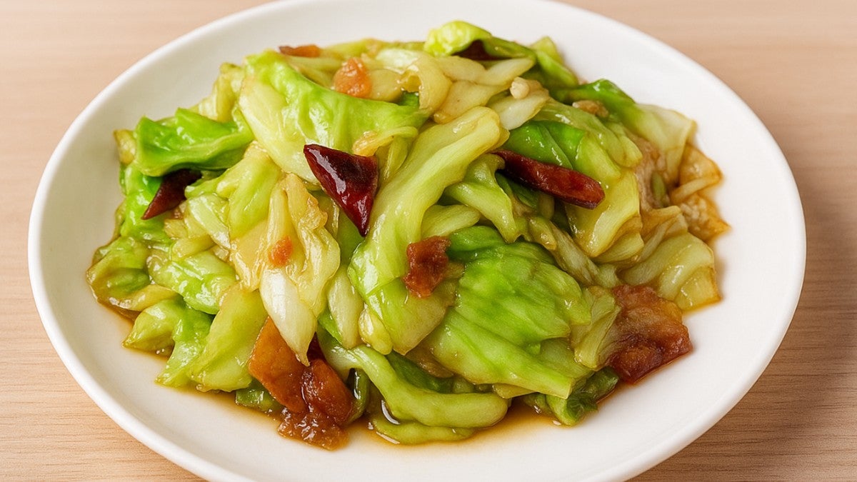 家常手撕包菜 Shredded Cabbage
