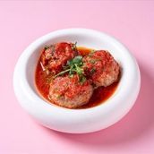 Beef meatballs in tomato sauce 3 piece