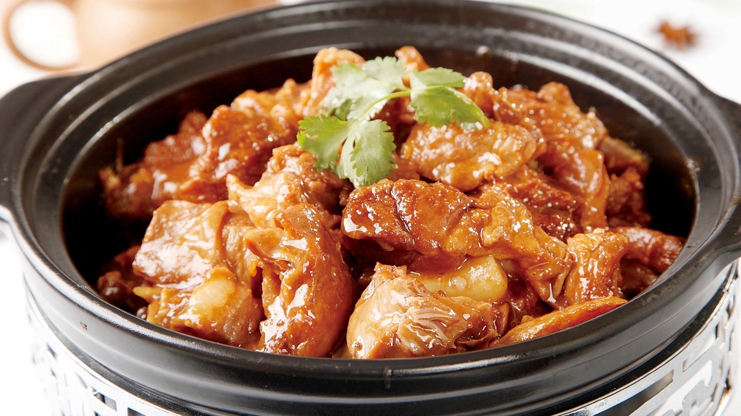 Stewed Beef Flank in Casserole 一品牛腩煲