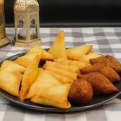 Mixed Samosa And Kibbeh Plate 16 Pieces