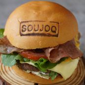 Deluxe Beef Burger