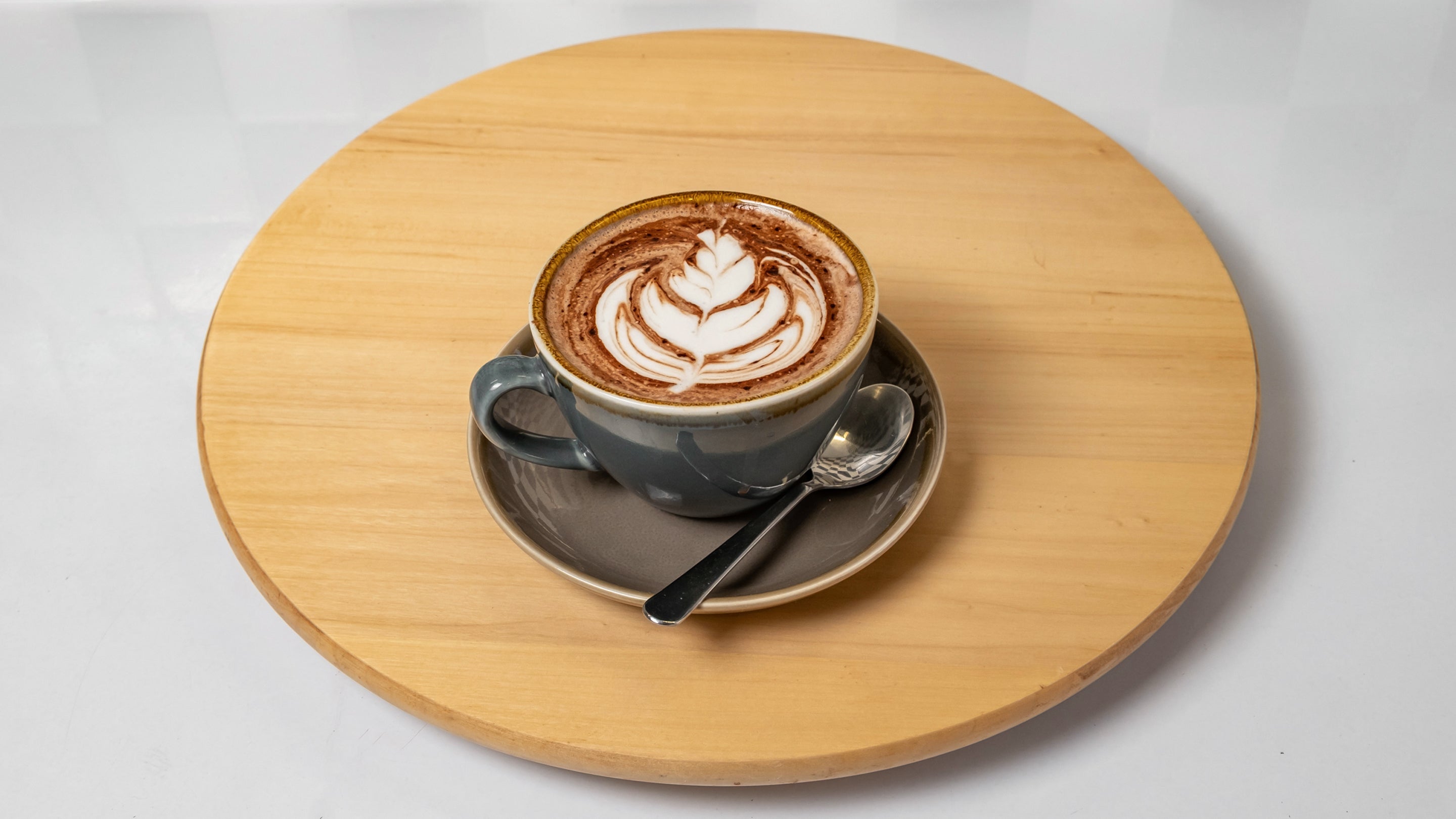 Hot chocolate (12oz cup)