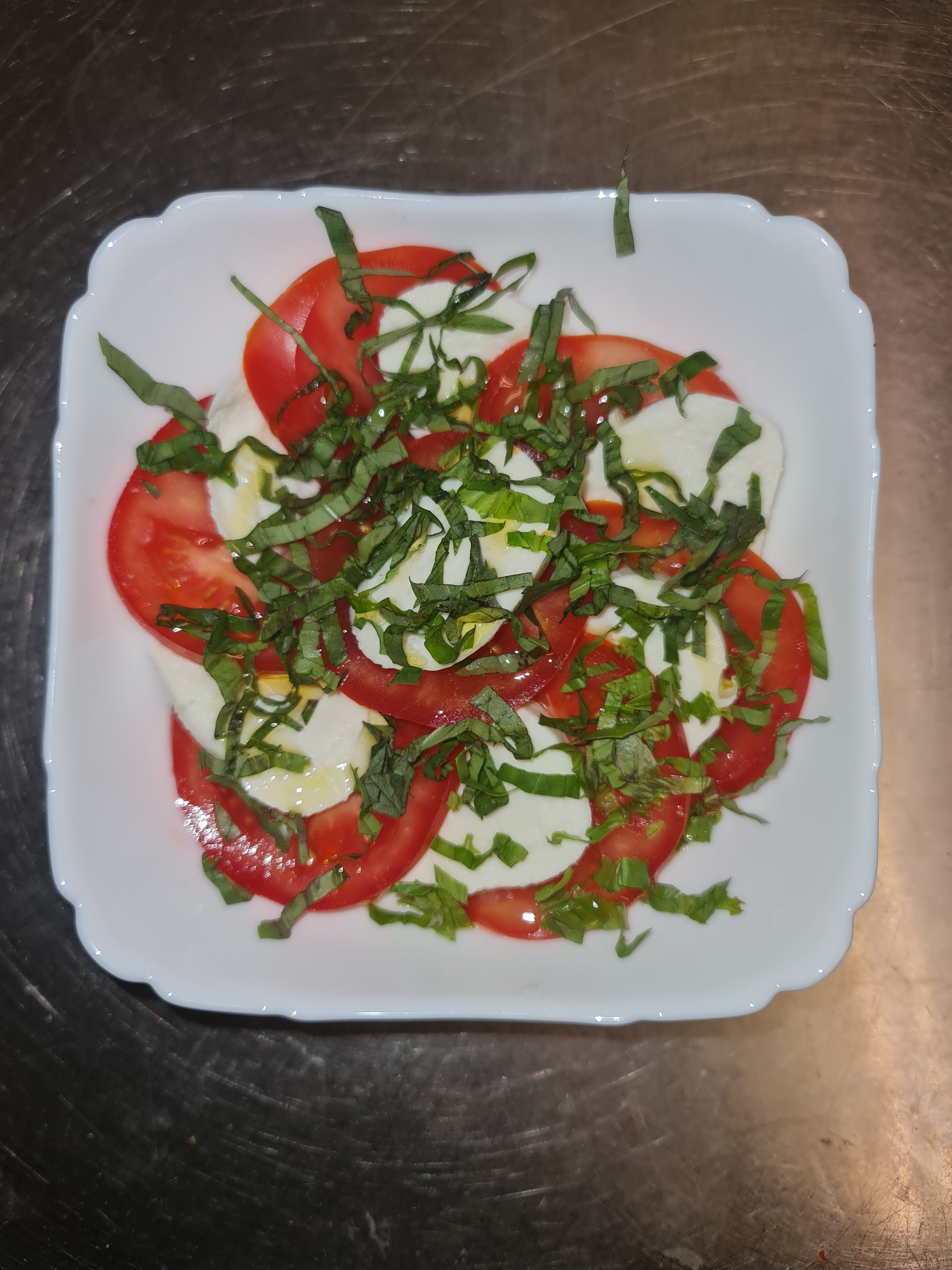 Mozzarella Alla Capresse (v)