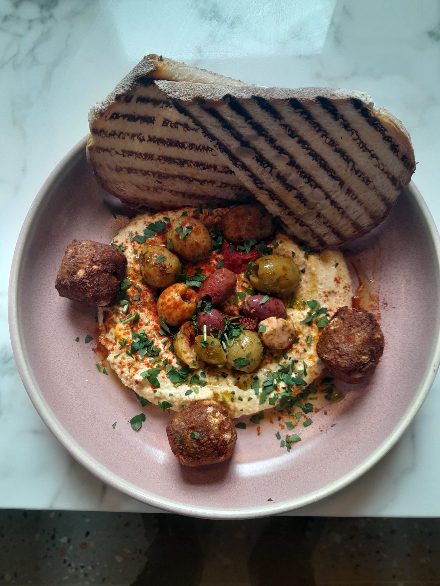 HUMMUS & FALAFEL