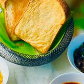 Roast Paan With Chicken Curry