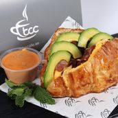 Avocado beef croissant