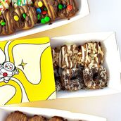Mini Donuts With Toppings Small Box - 8 Pieces