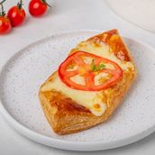 Special Tomato Mozzarella Croissant