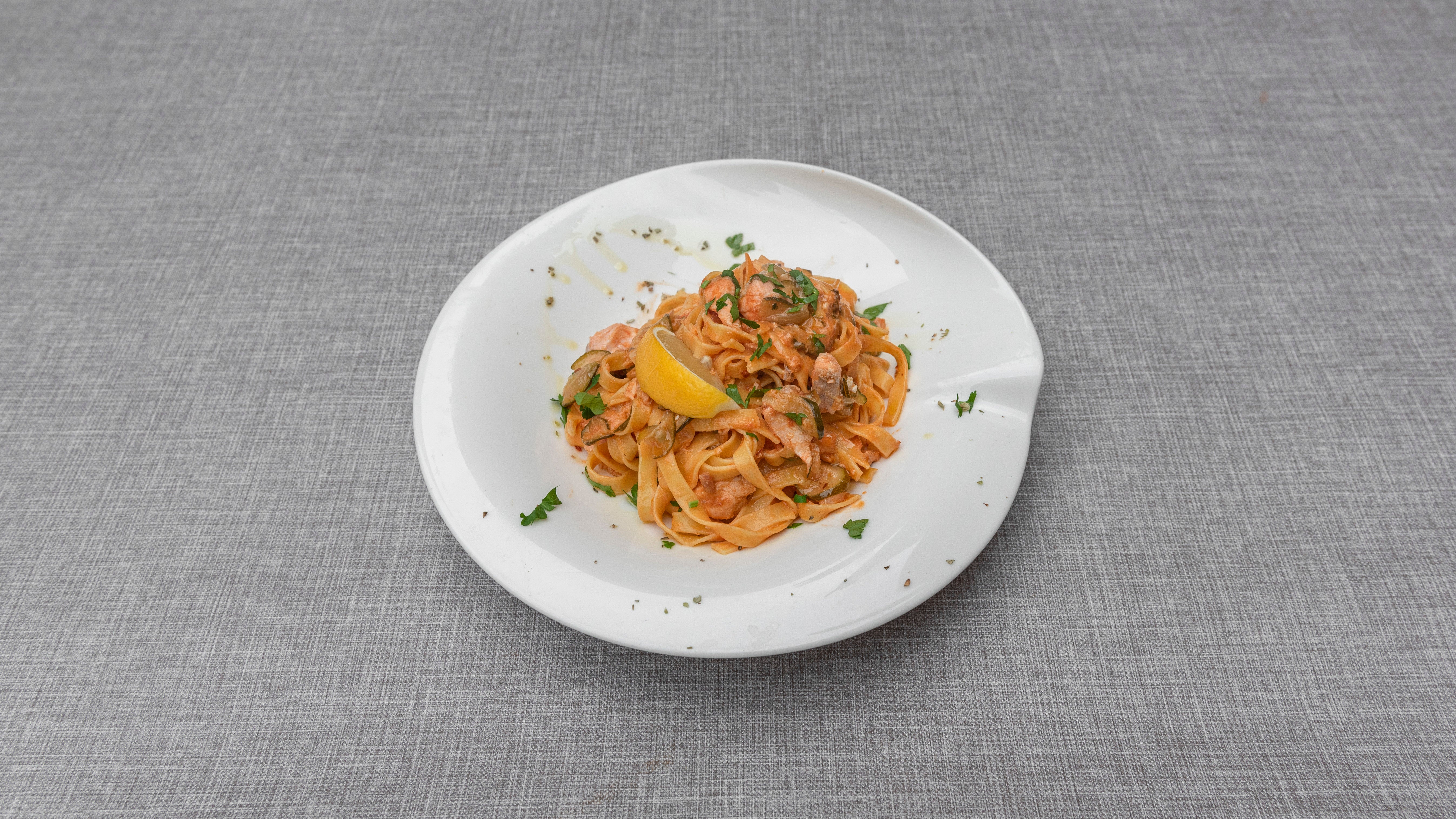 Tagliatelle di Salmone