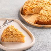 Vegan Apple Crumble Cake