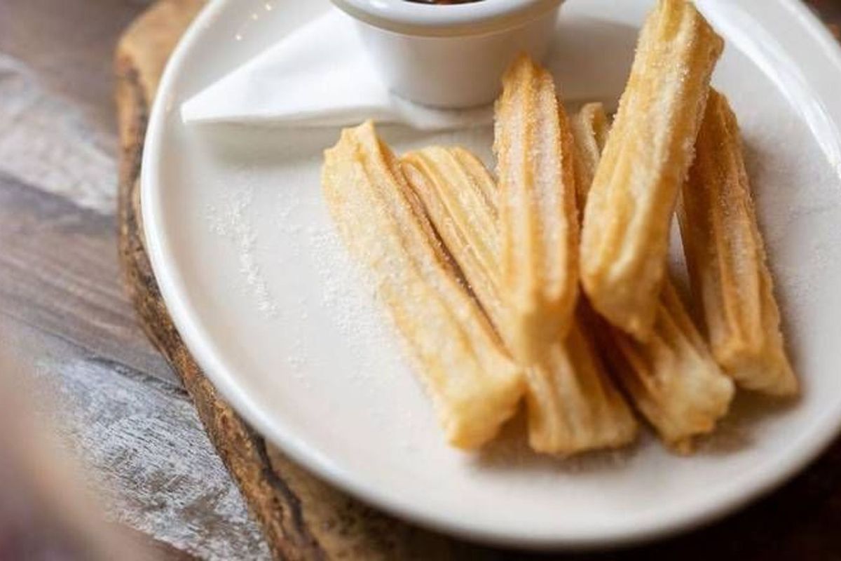 Churros Con Chocolate