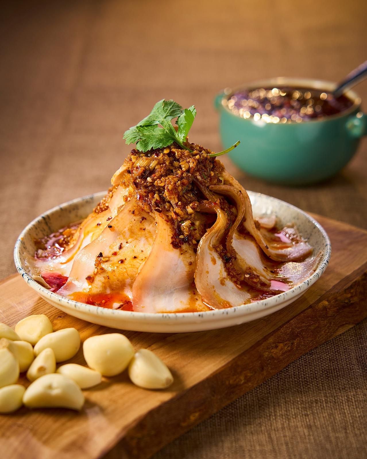 Sliced Pork with Garlic Sauce 蒜泥白肉