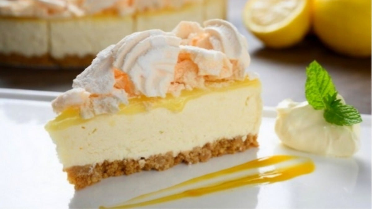 Lemon Pavlova Cheesecake