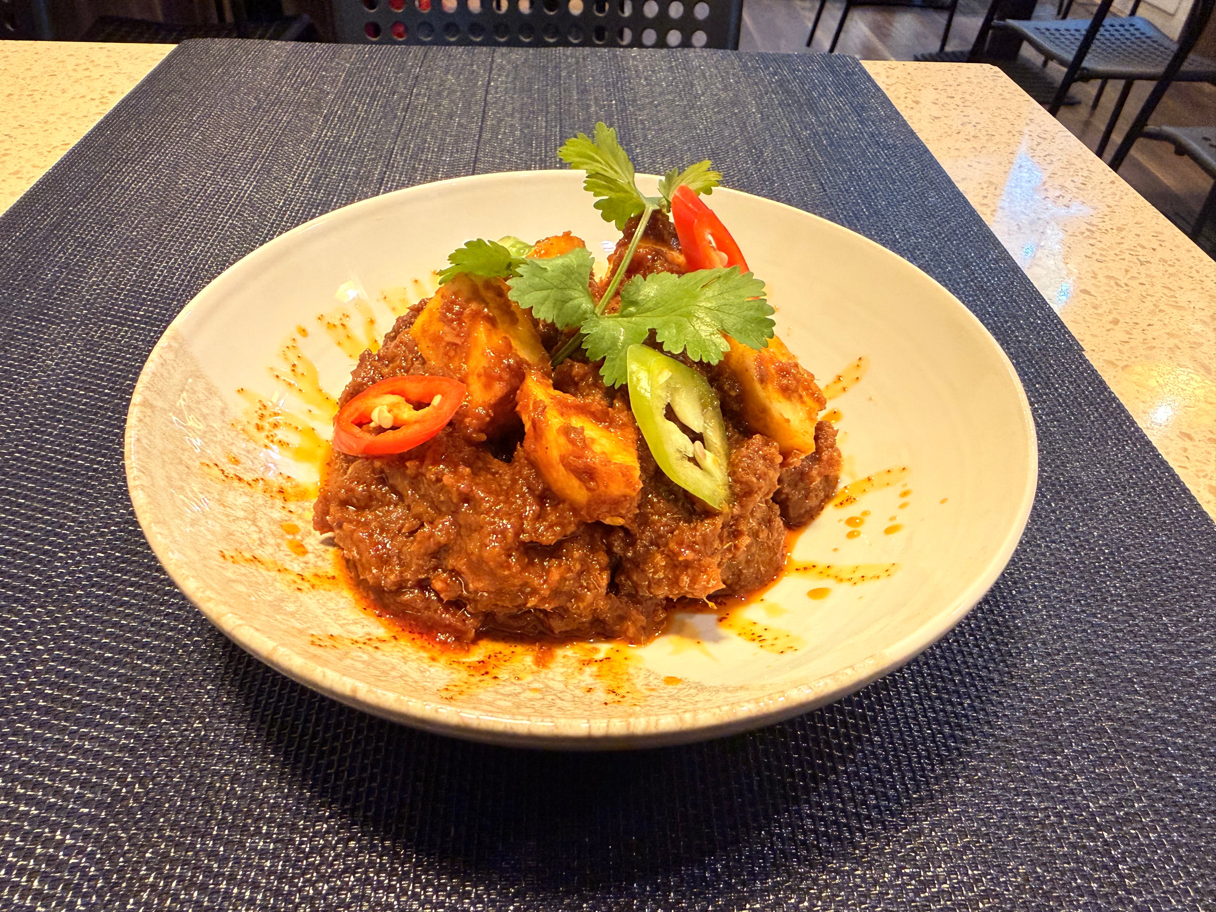 Burmese Braised Beef Curry (အမဲသားနှပ်)