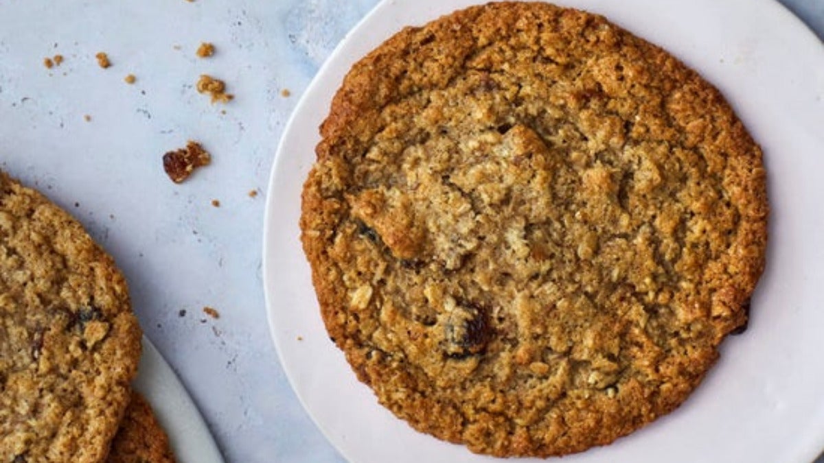 Oat and Raisin Cookie