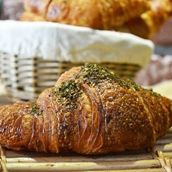 croissant zaatar