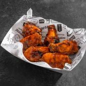 6 Pc's Wings (With choice of Sauce)