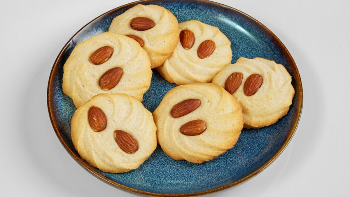 Biscuits with eggs