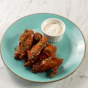 Buffalo sauce chicken wings  (7 pcs)