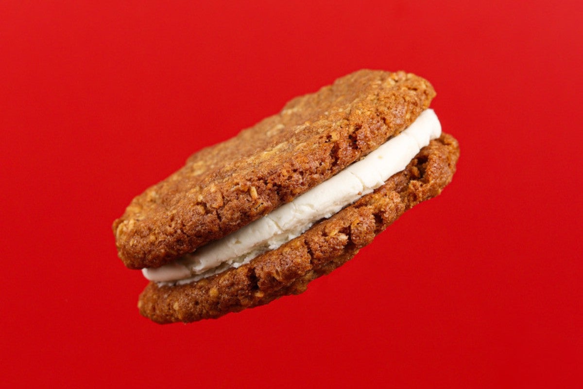 Oatmeal Buttercream Cookie Pie