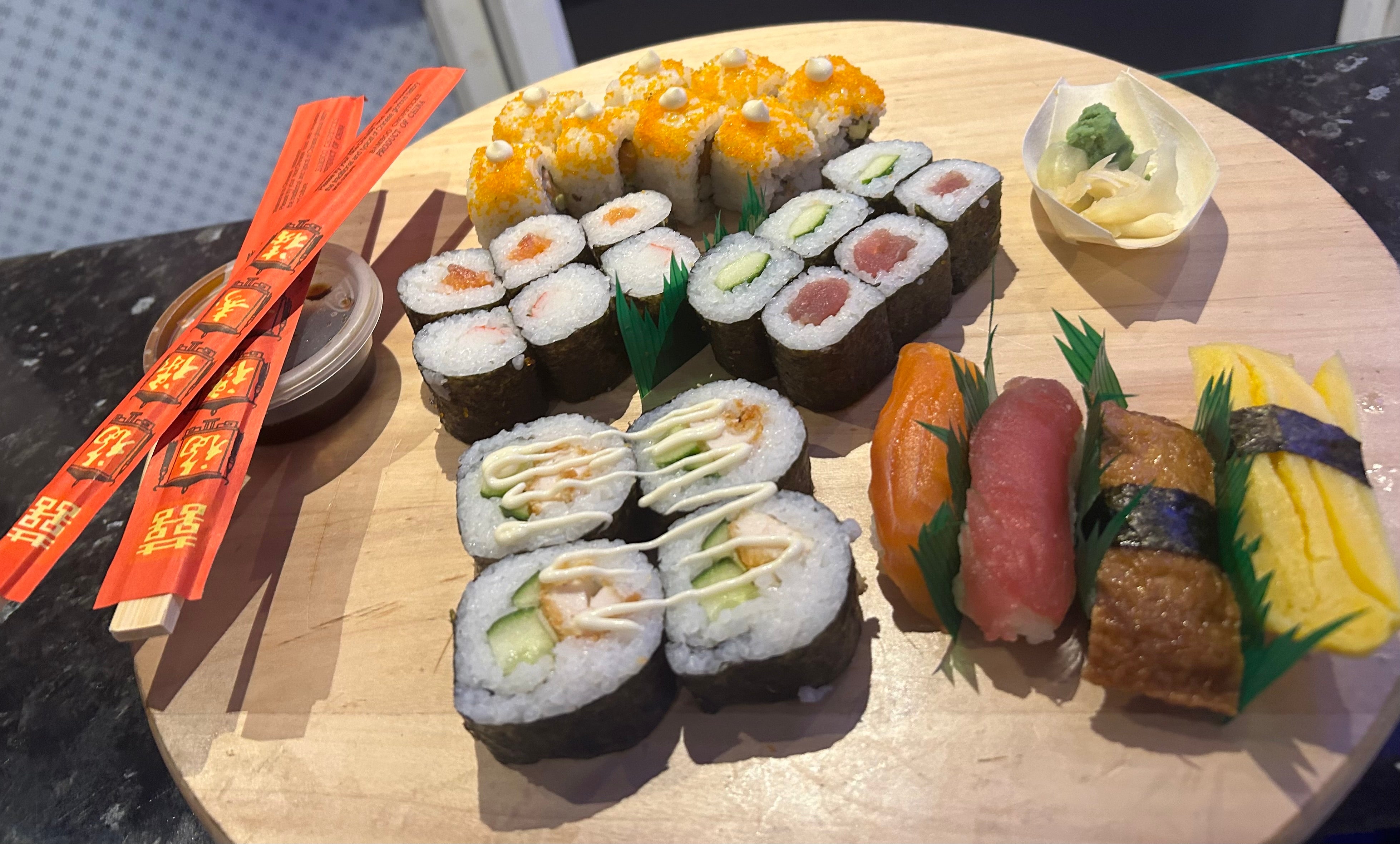 Deluxe Sushi Set