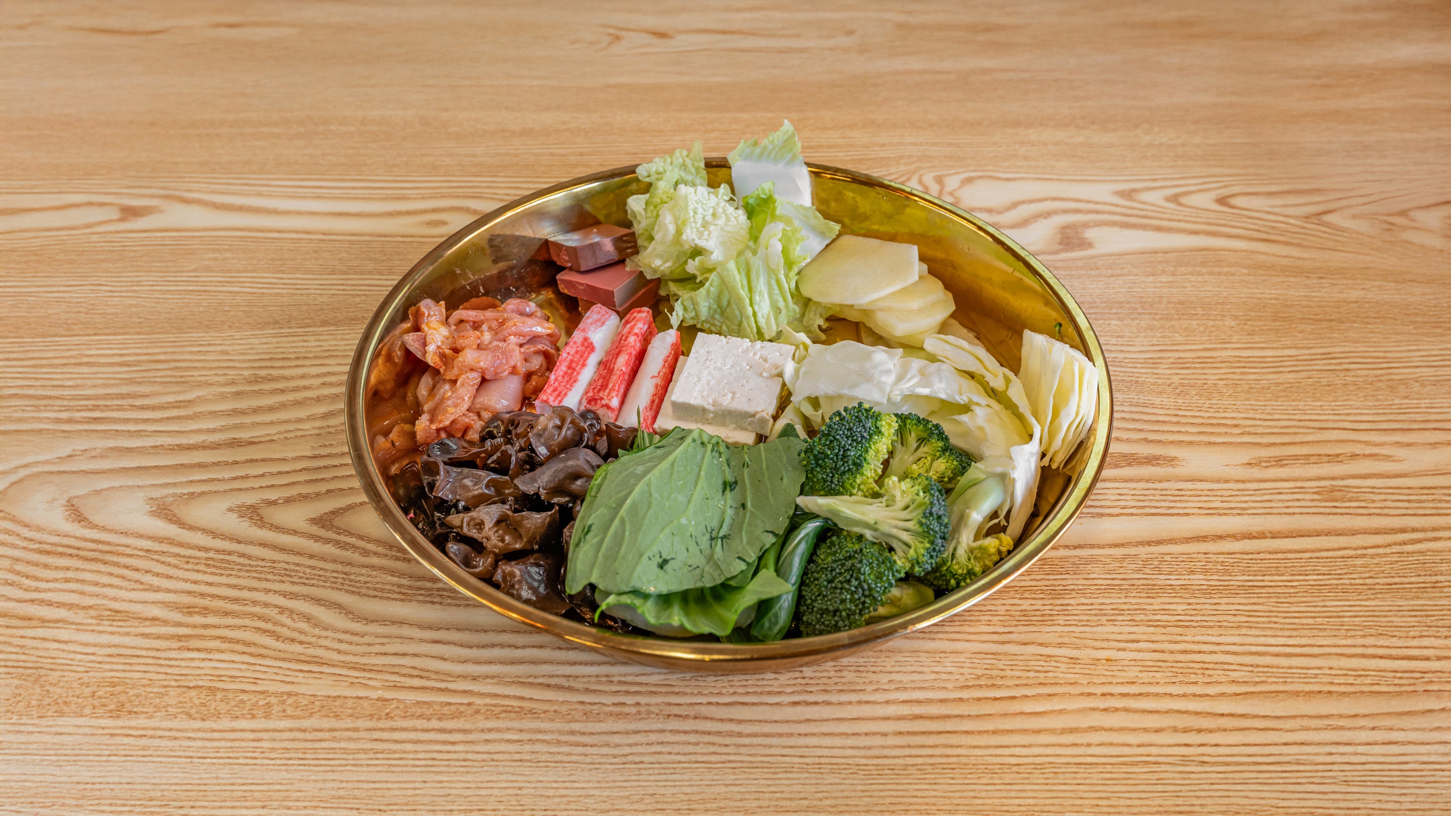 Chicken Thigh Maocai (+ 8 Side Dishes + Rice) 冒雞肉(+8样搭配菜品+主食）