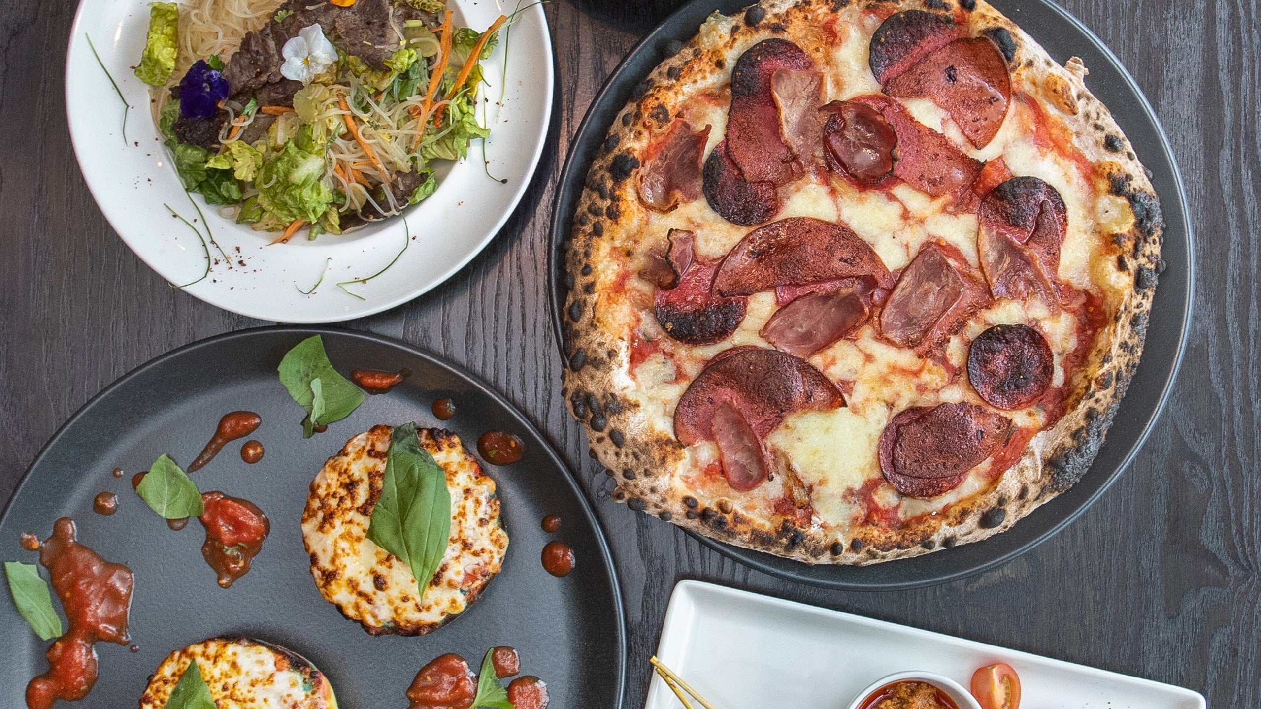 Heatons Chicken & Pizza