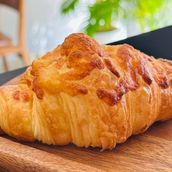 mozorella croissant