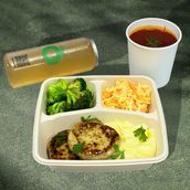 Lunch Box: Chicken Cutlets, Mashed Potatoes, Broccoli & Cabbage Salad (котлеты, пюре, брокколи, капуста с морковью)