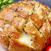 Pull A Part Cheesy Garlic Bread