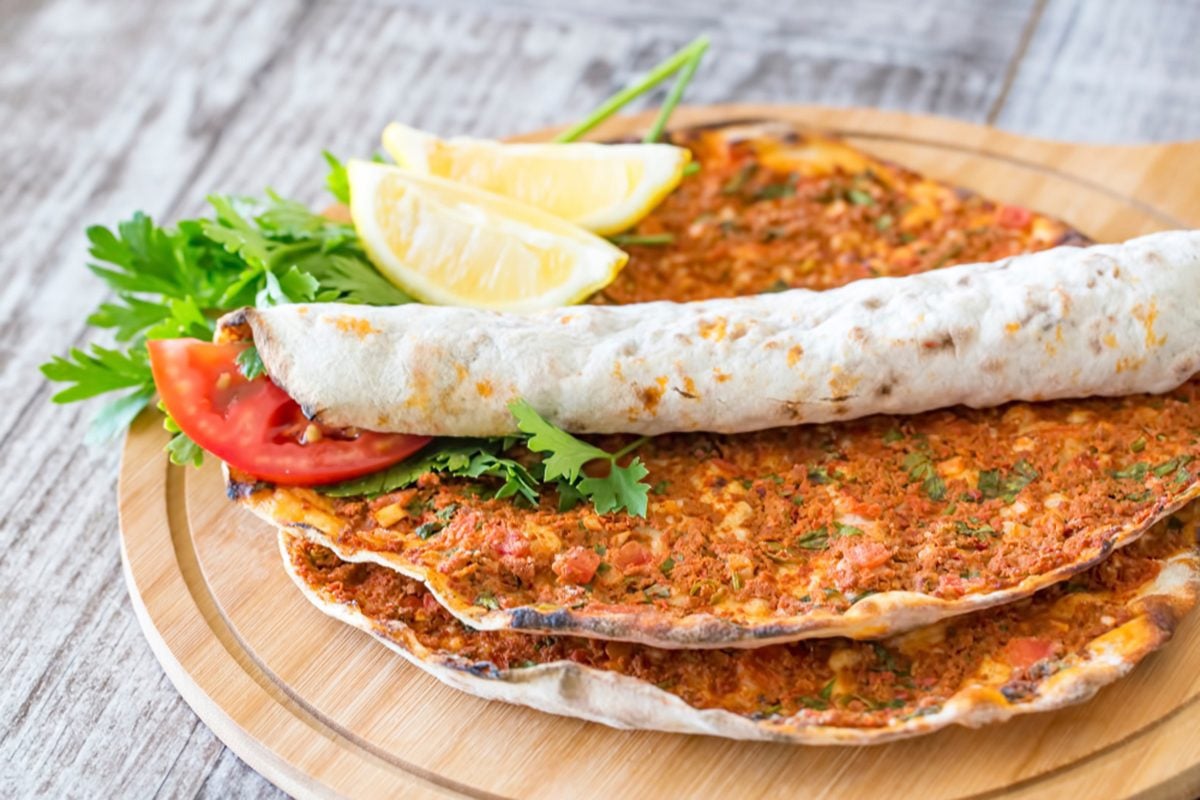 Lachmacun (Turkish pizza)