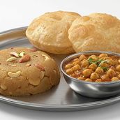 Halwa Puri Chana set Breakfast 