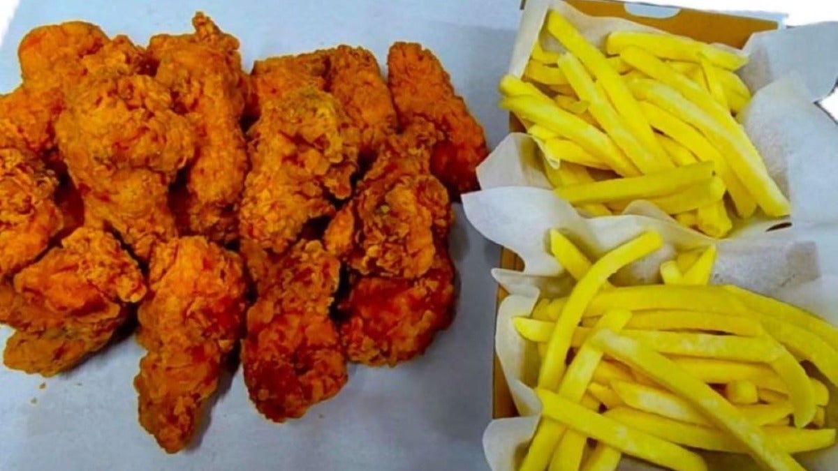 20 Hot Wings and 2 Portions of Fries