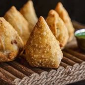 Meat Sambousk (5 Pcs)