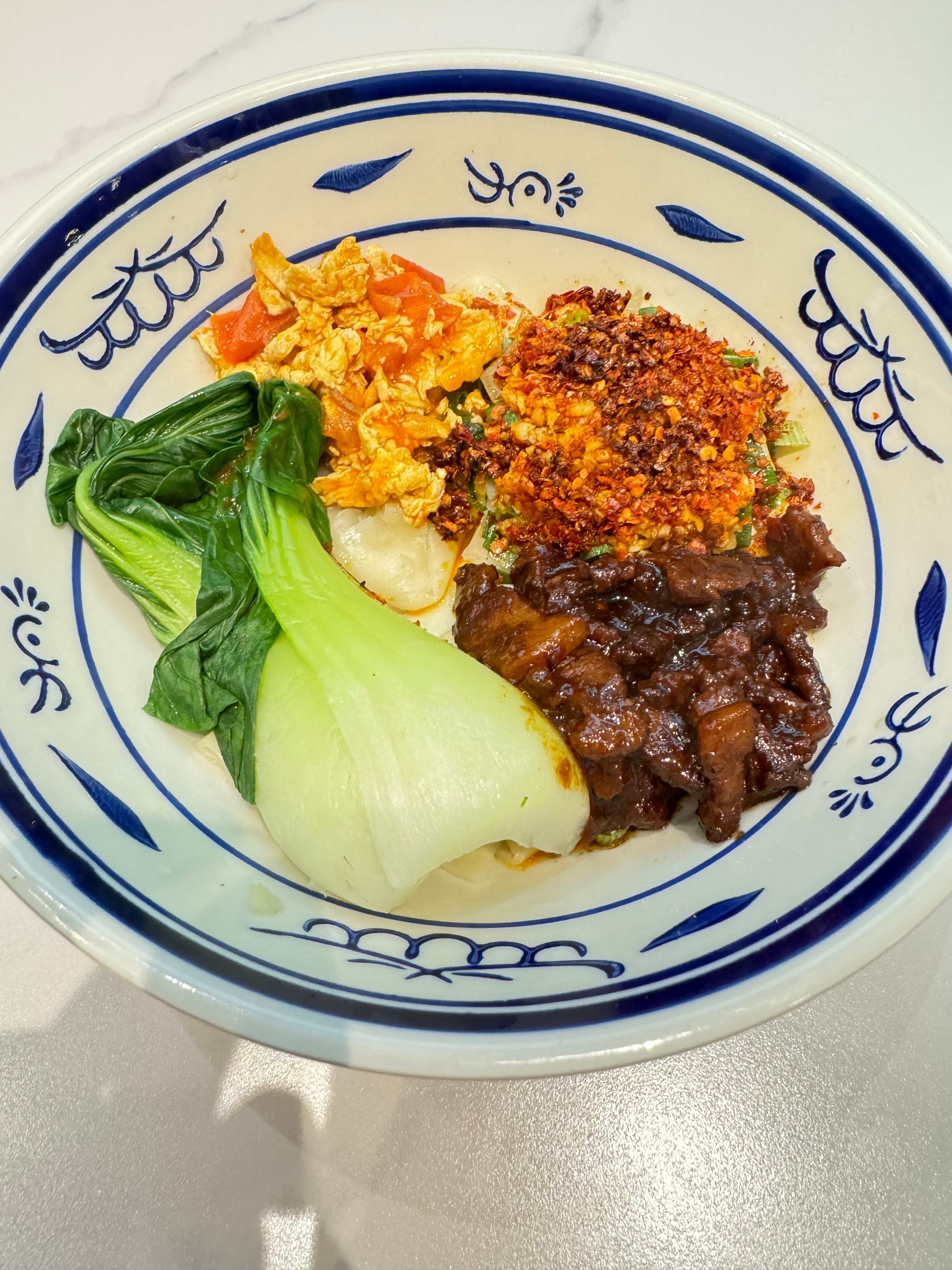 6. 特色三合一拌面Noodles with Spicy Braised Pork, Tomato& Egg Sauce And Chili Oil��️