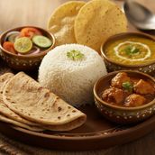 Rice+roti+chicken+dal+salad+papad