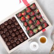 Strawberry Chocolate And Oreo Balls