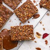 Turtle Pecan Caramel Cheesecake Bar