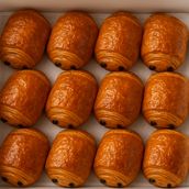 Box Of 12 Mini Pain Suisse