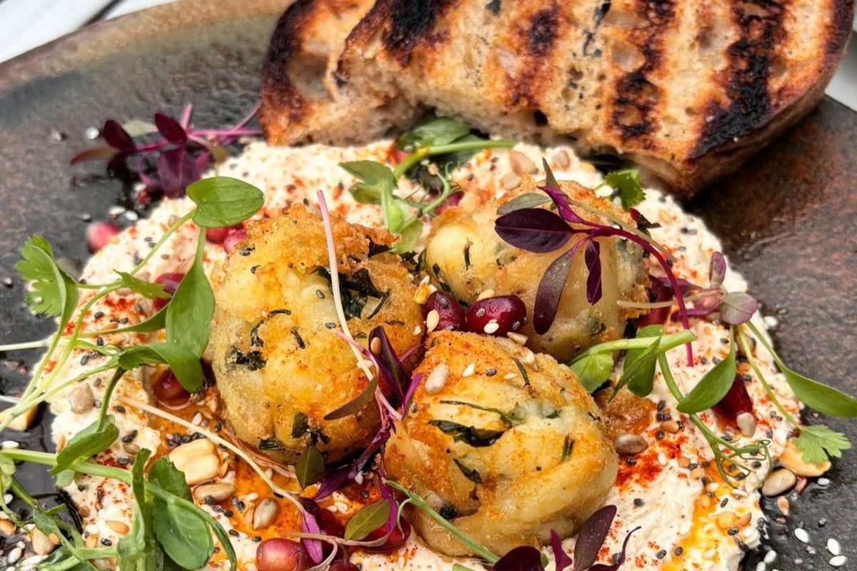Hummus, Falafel & Chilli Oil with Sourdough (VEGAN)