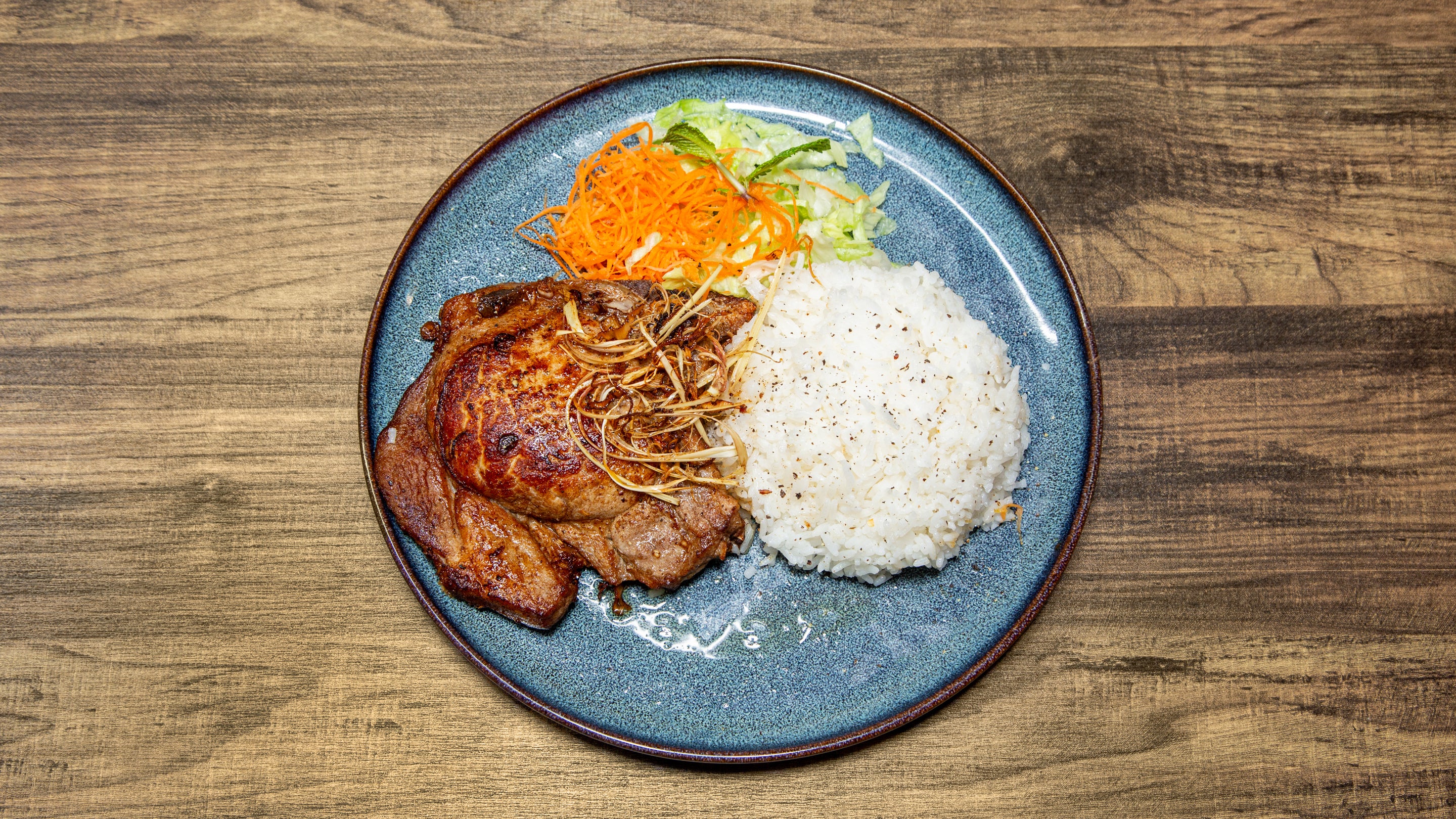 Cơm Thịt Heo Nướng Sả