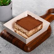 Tiramisu Cake