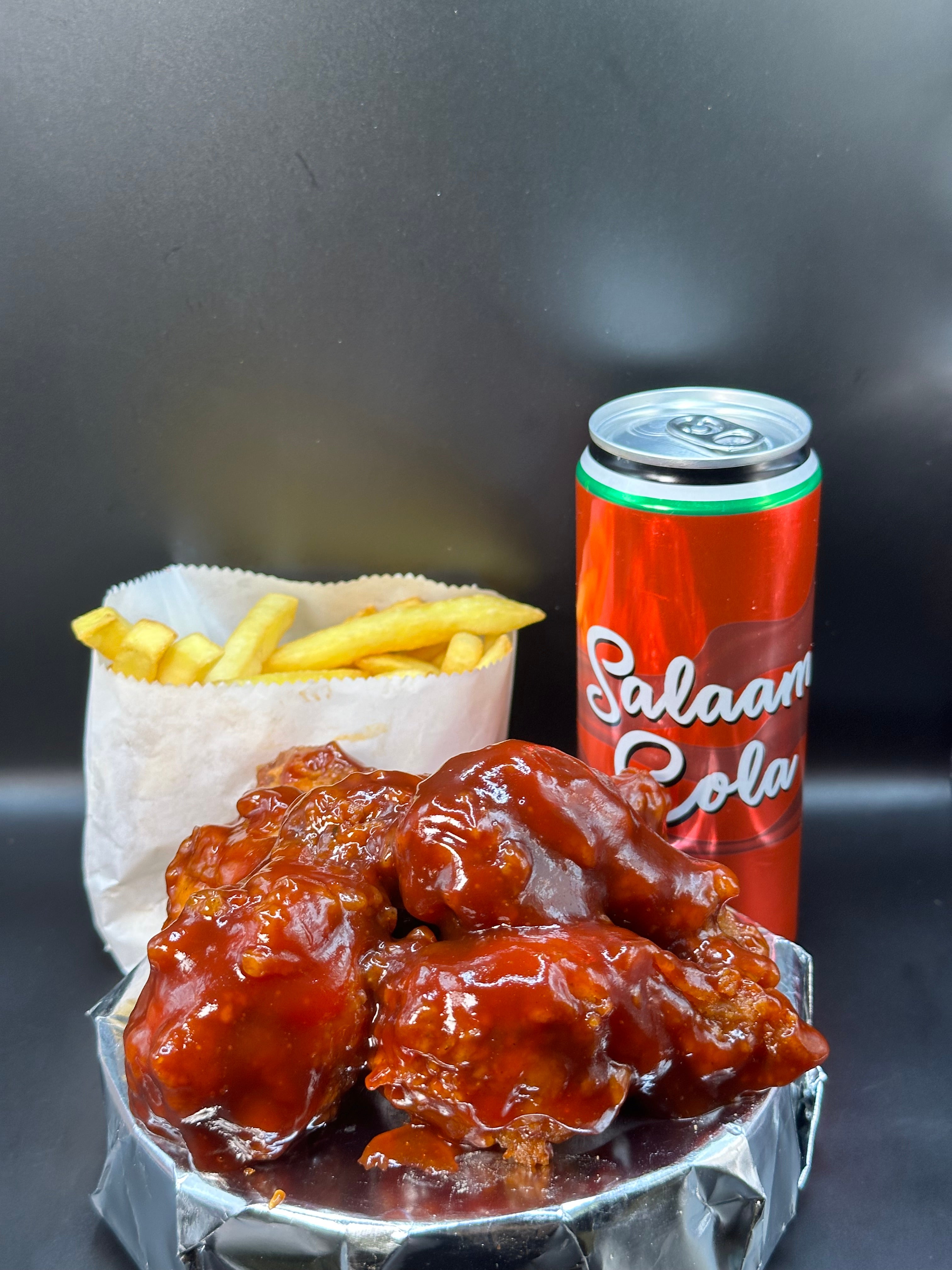 20 Hot Wings, 20 BBQ Wings