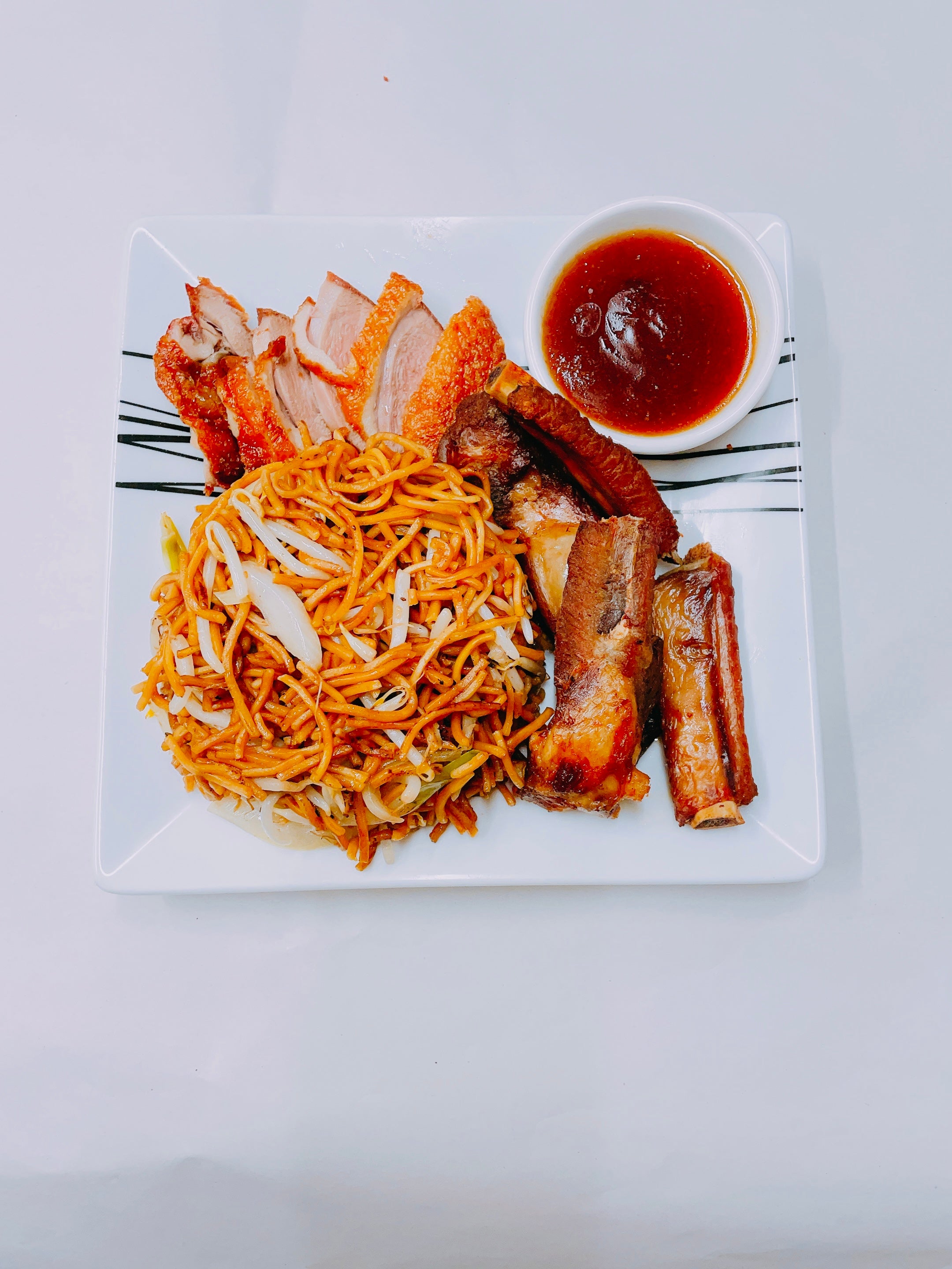 135.Roast Duck and Spare Ribs Chow Mein甲骨面