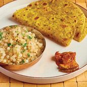 Sabudana Khichdi with 2 Thepla