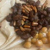 Meat with Hummus Dish