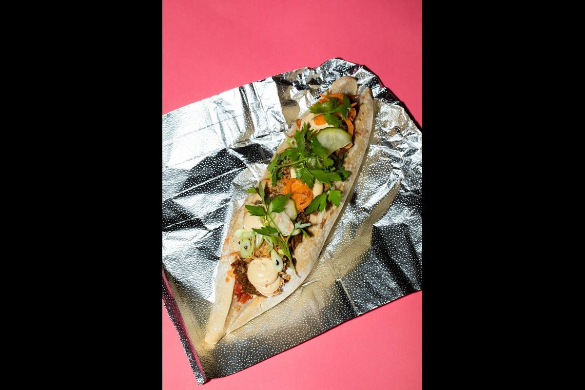 XO pulled beef banh